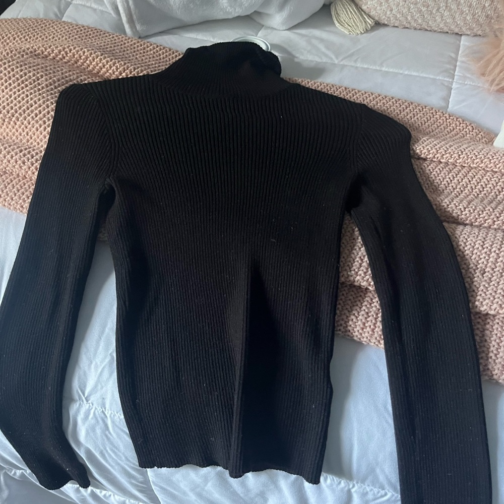 H and M turtleneck